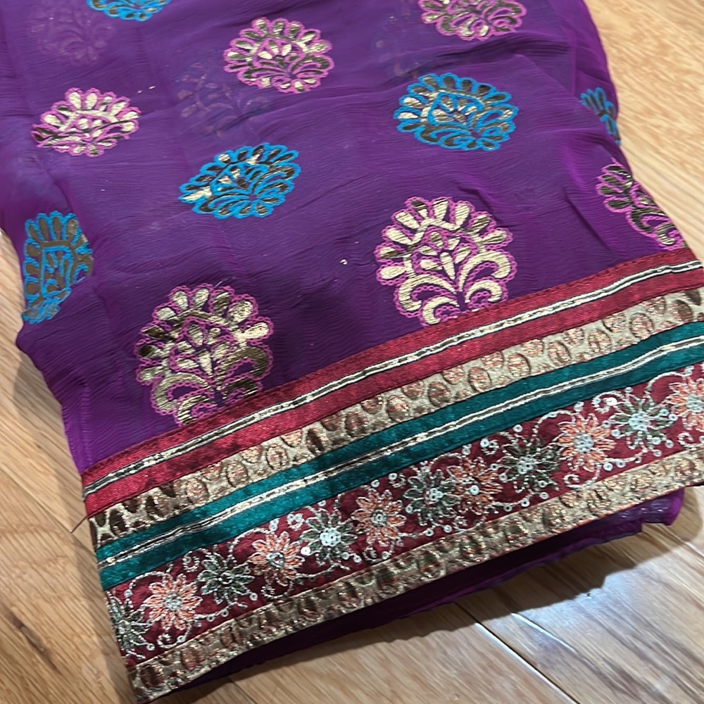 Indian Sari With Matching Blouse - image 6